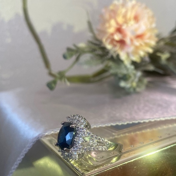Gorgeous Blue Cubic Zirconia Simulated Blue Sapphire Ring Women in Sil… - Picture 7 of 9